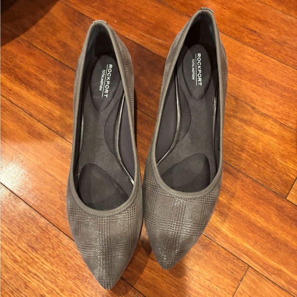 Rockport Women's Gray Pointed Toe heels Total Motion